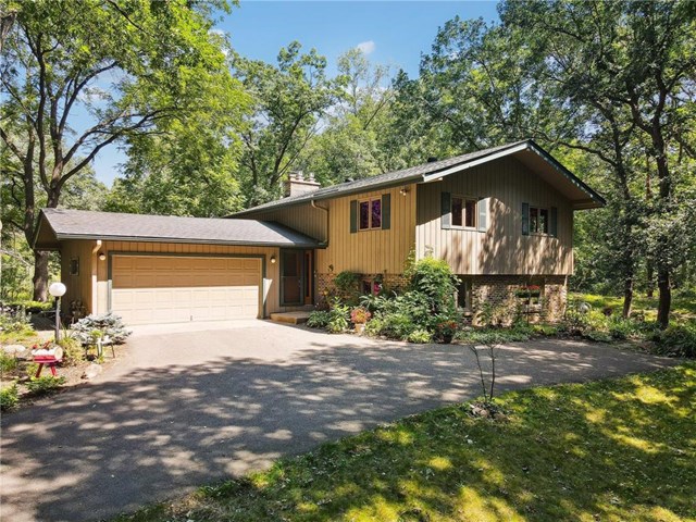 gorgeous home in north oaks!