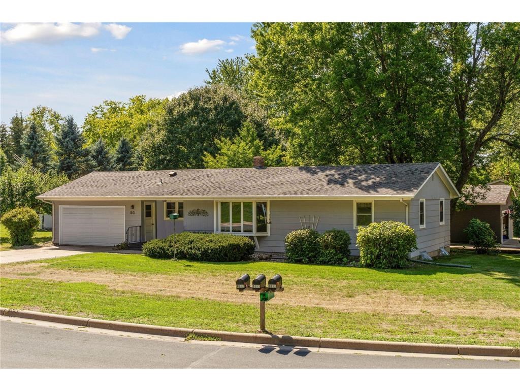 1801 Victoria Circle